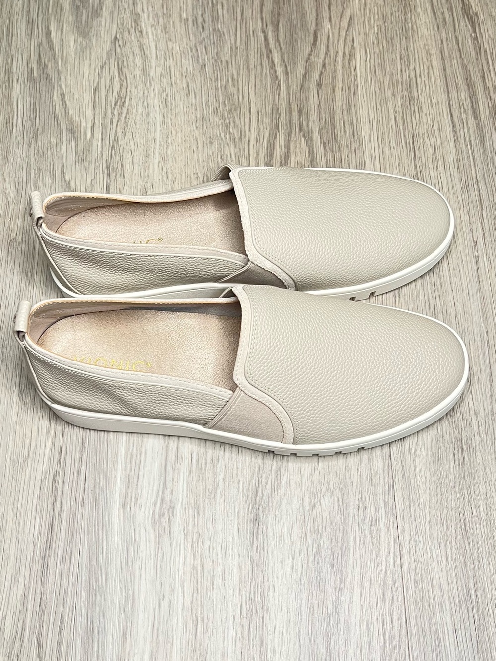 Vionic Cambria Shoes Womens Sz 9 Beige Leather Slip On Casual Comfort Sneakers - Picture 1 of 9